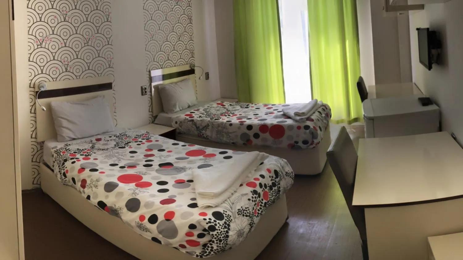 Otel Desire — 4