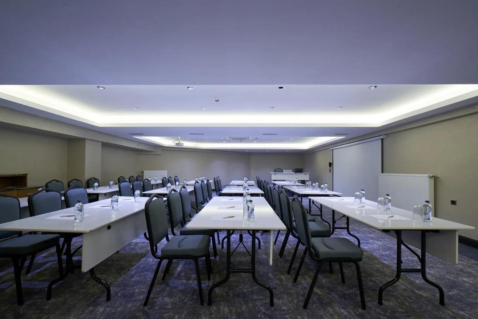 Radisson Individuals Nova Vista Deluxe Hotel and Suites — 8