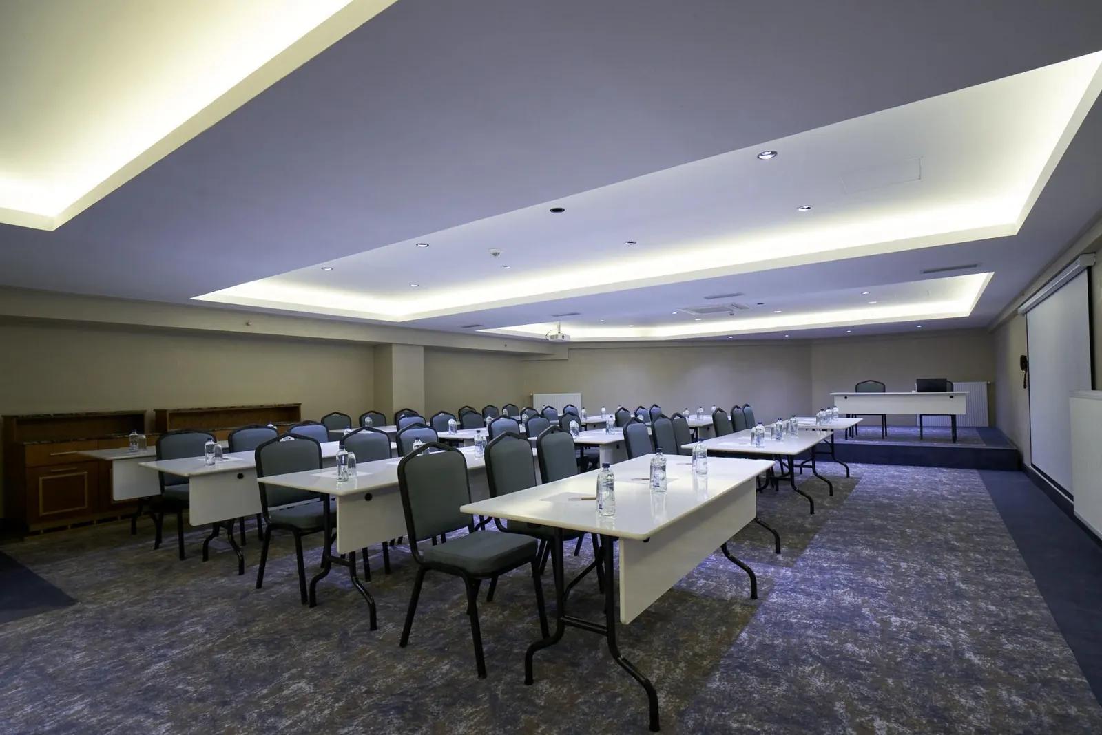 Radisson Individuals Nova Vista Deluxe Hotel and Suites — 9