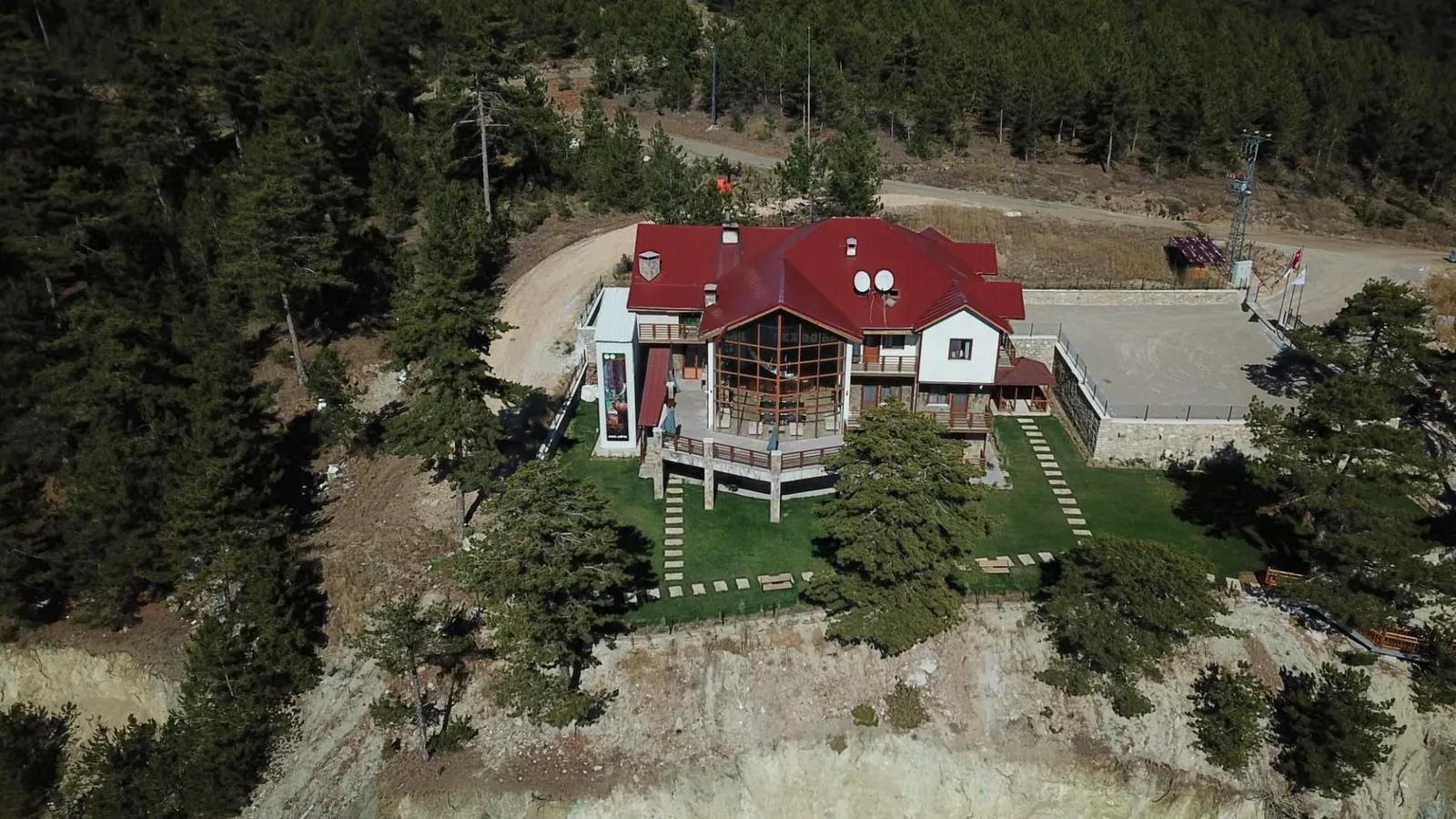 Yunus Emre Tabiat Park Otel — 2