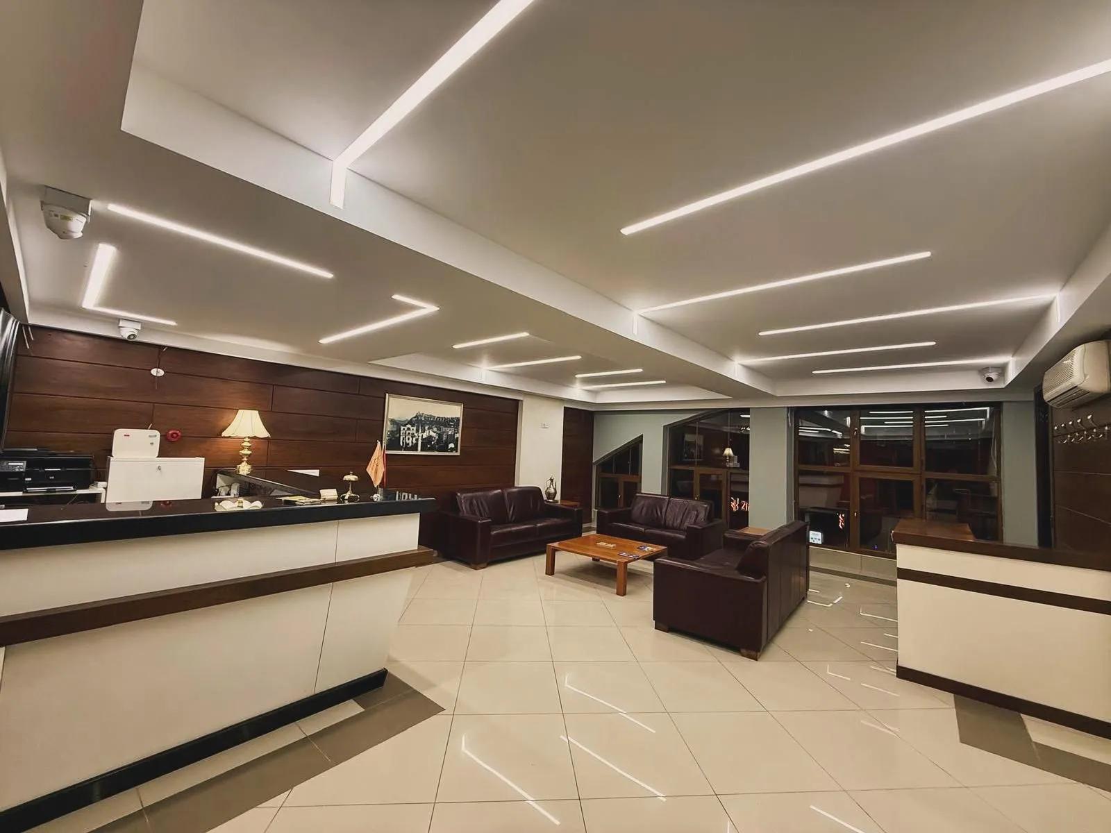 Berlitz Hotel — 1