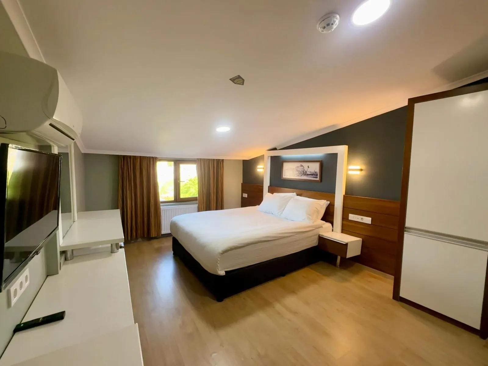 Berlitz Hotel — 5