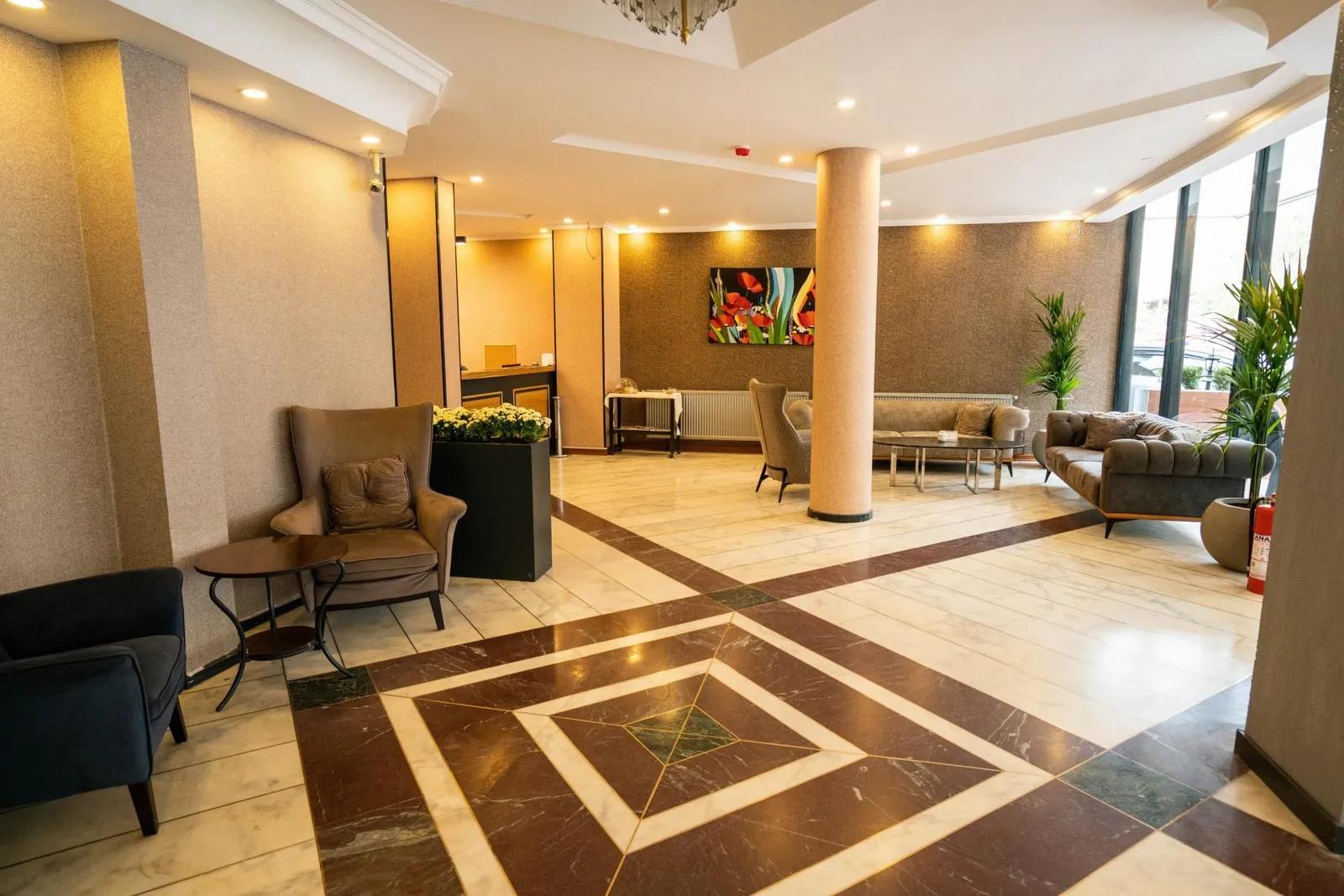 Bloom Hotel — 3