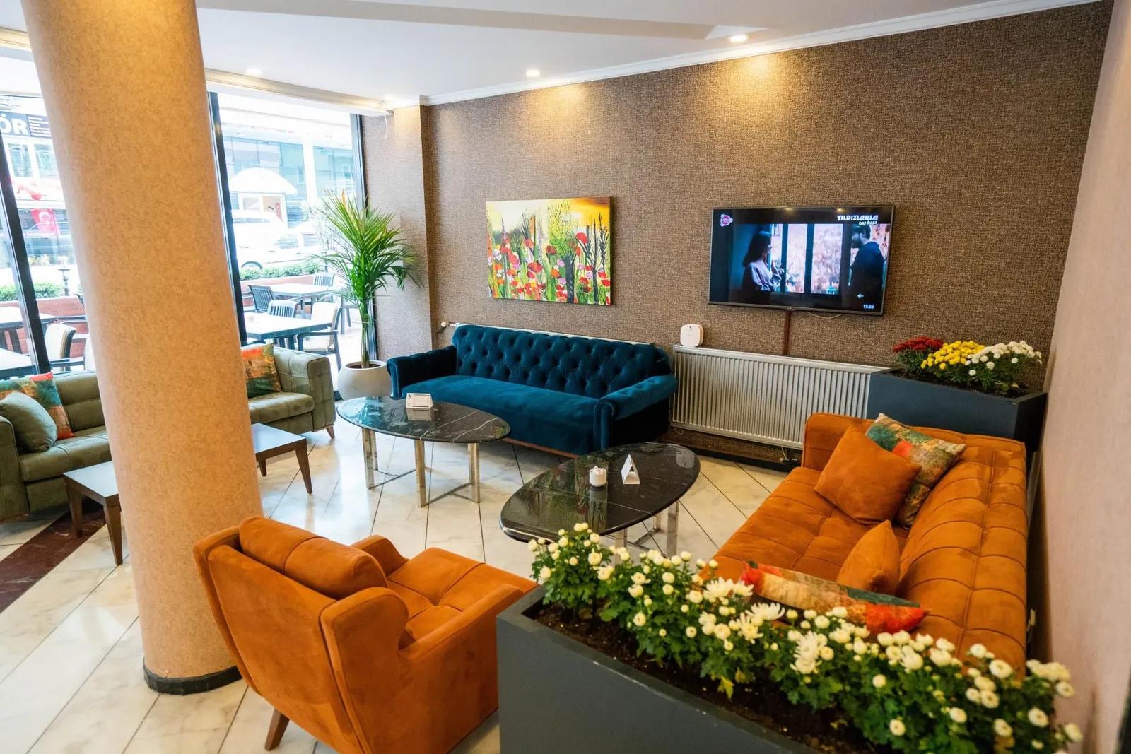 Bloom Hotel — 4