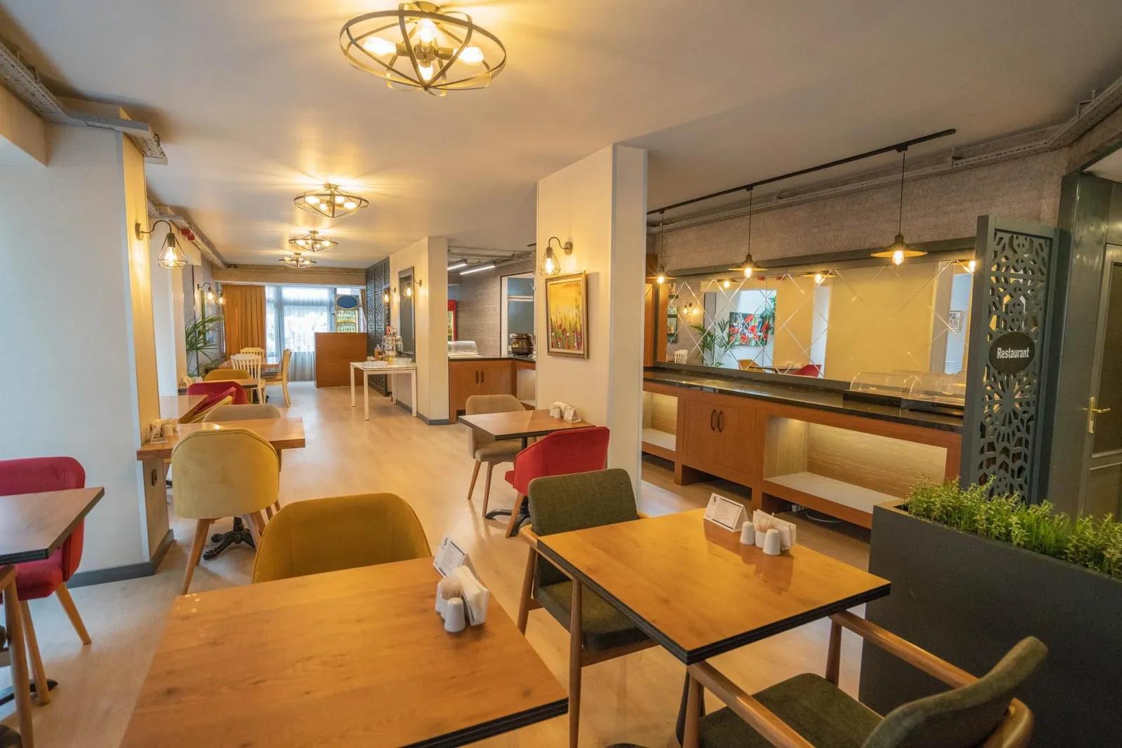 Bloom Hotel — 6