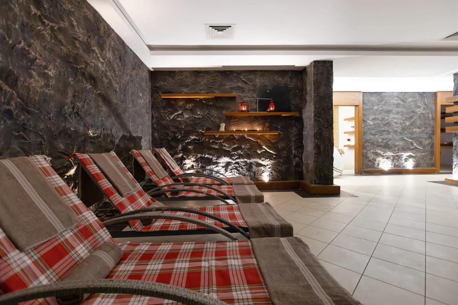Bonjur Hotel Thermal & Wellness Club — 7