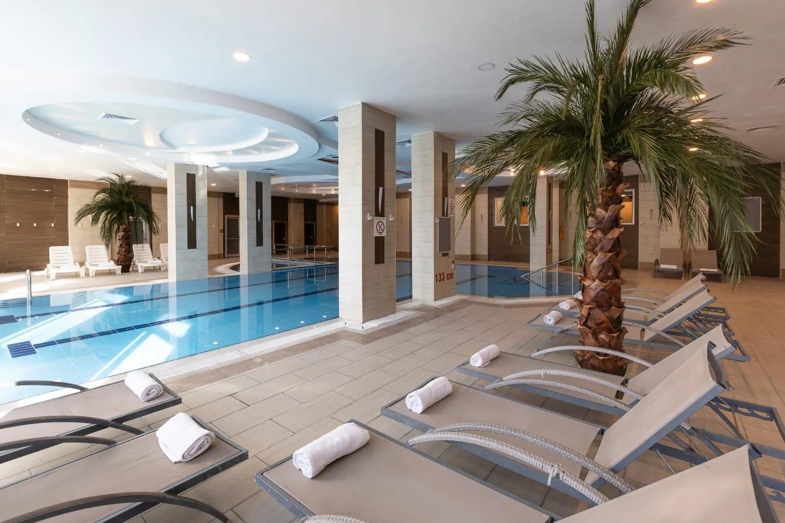 Bonjur Hotel Thermal & Wellness Club — 8