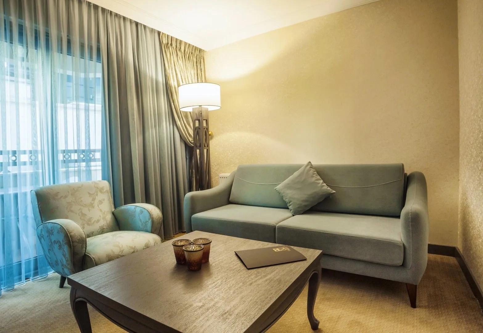 Cadence Design Hotel — 7
