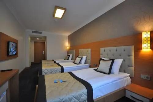 Double Comfort Hotel — 12