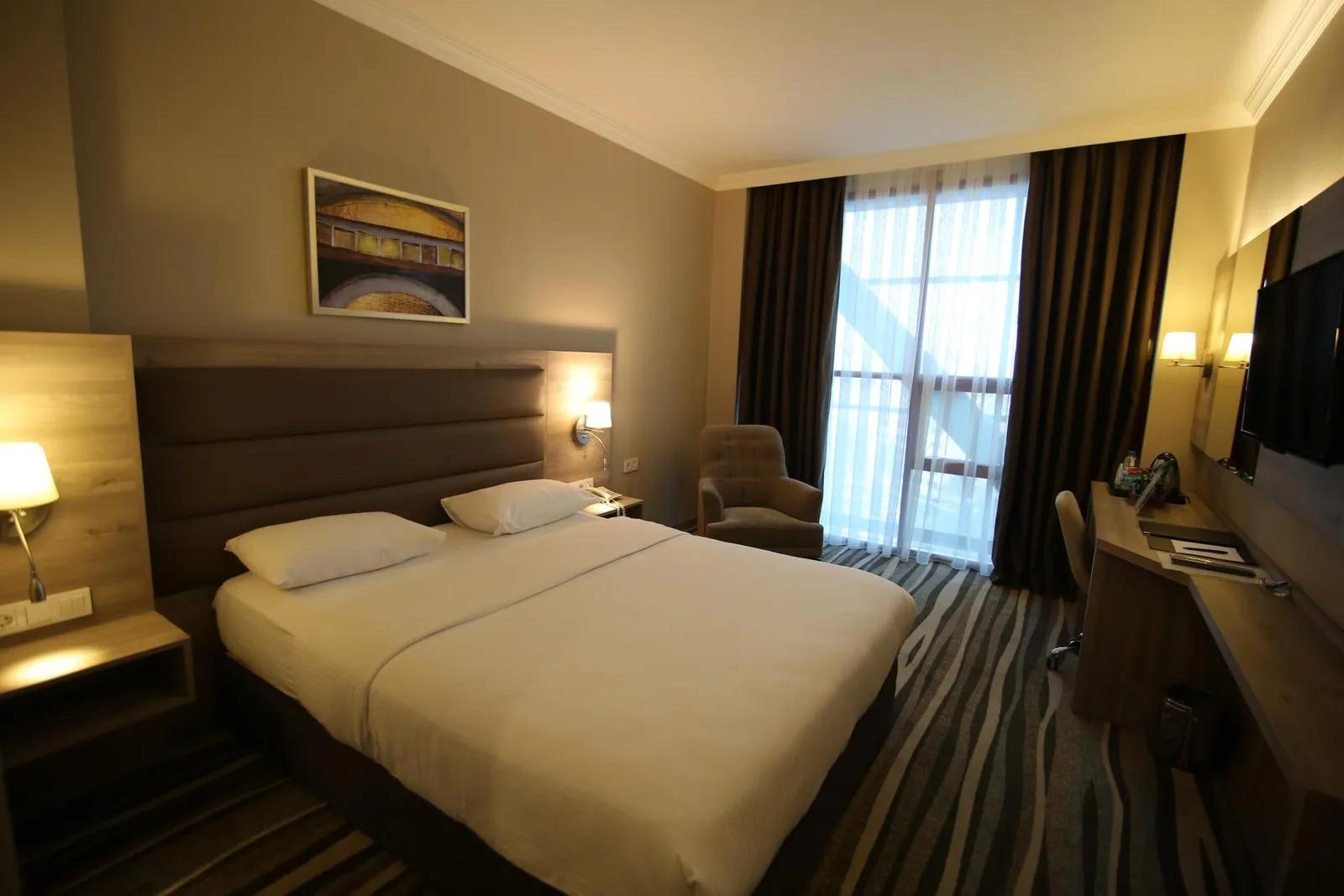 Hotel Excellence In — 6
