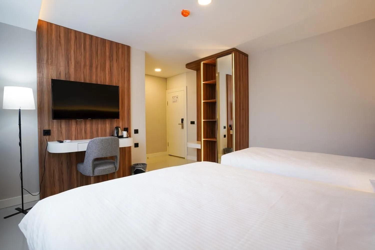 Joyful Hotel By GNL — 9