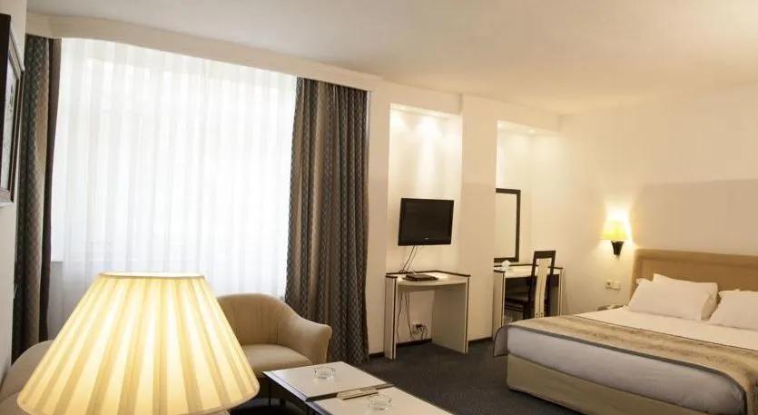 King Hotel Güvenlik — 10
