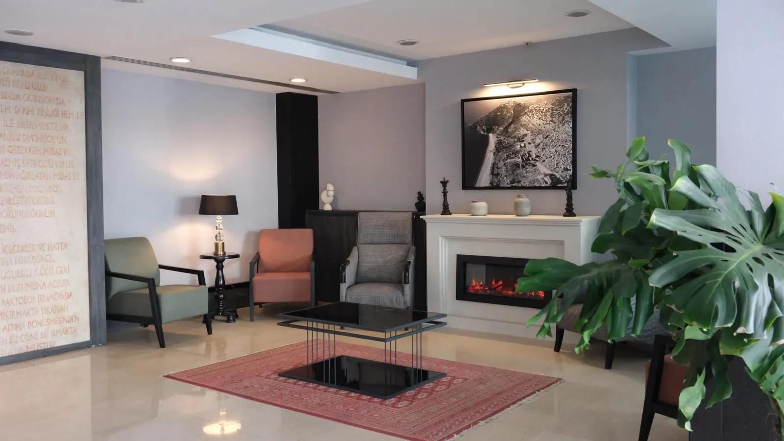 Midas Hotel — 4