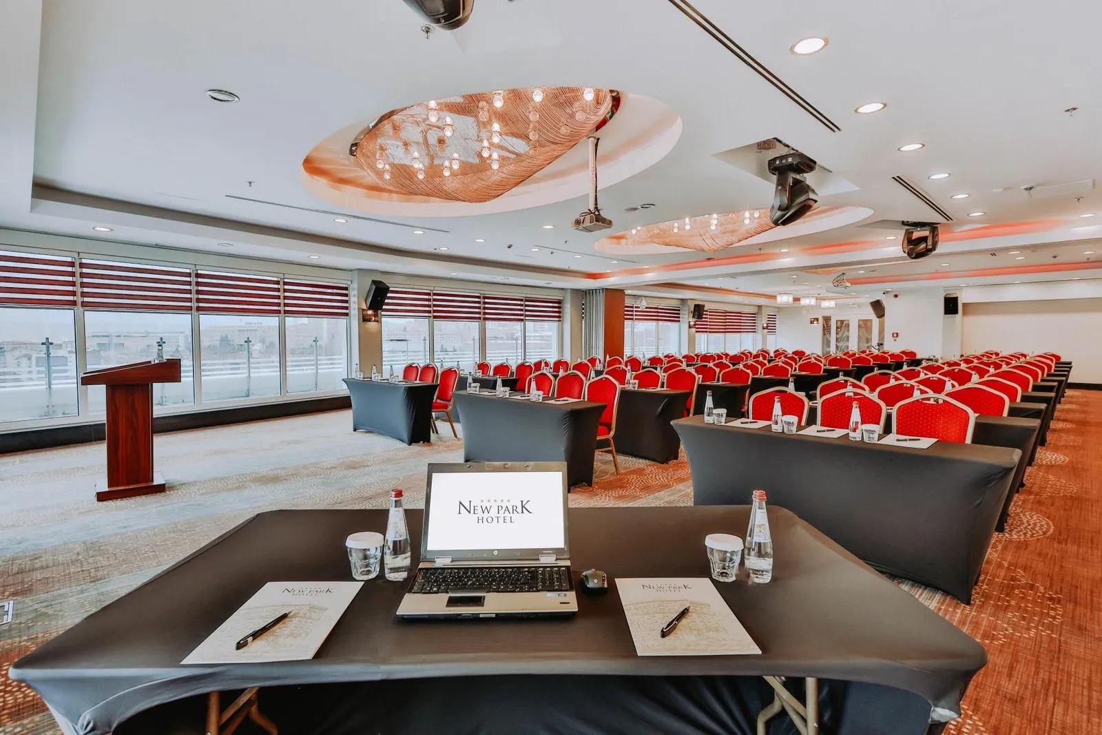 New Park Hotel — 4