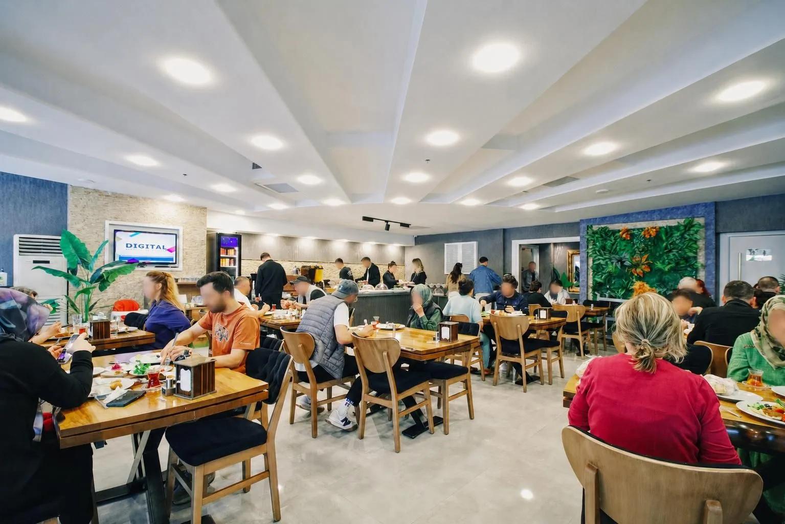 Saffari Hotel — 8
