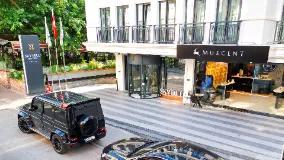 Sky Hill Hotel — 1