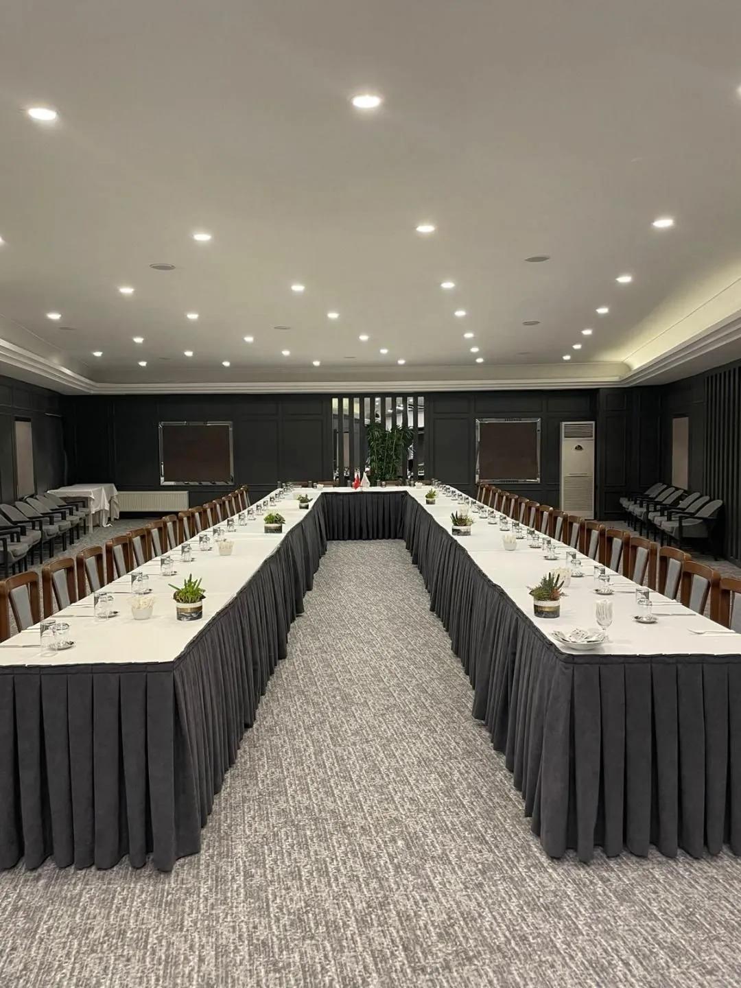 Uk Ankara Hotel — 8