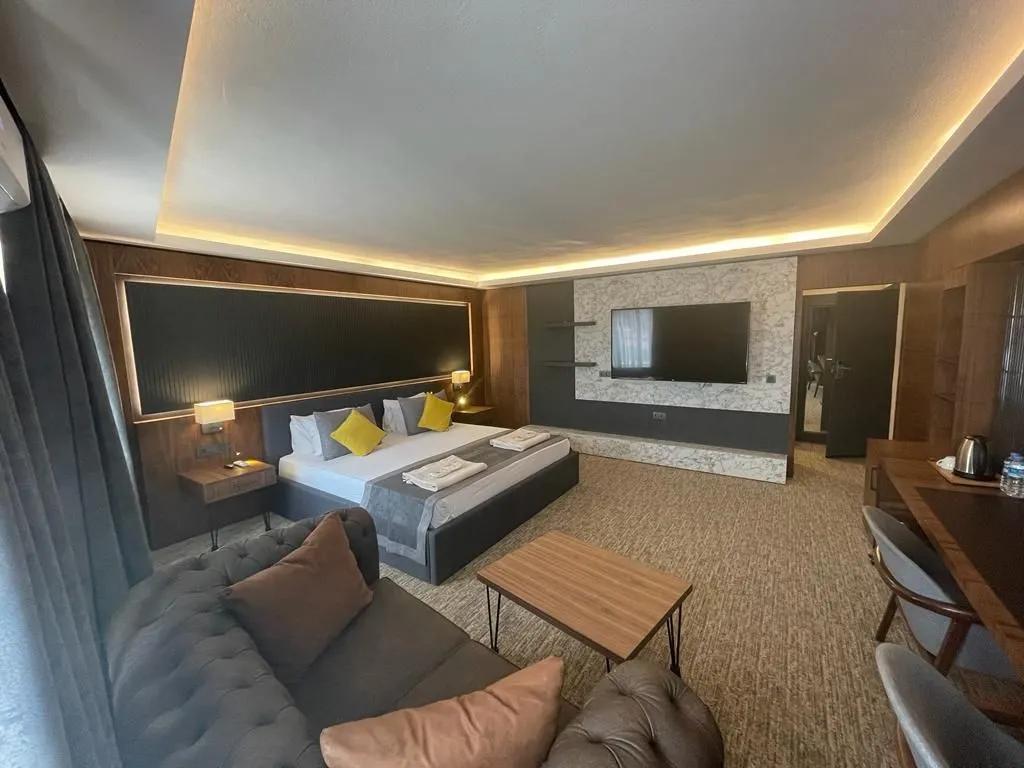 Uk Ankara Hotel — 10
