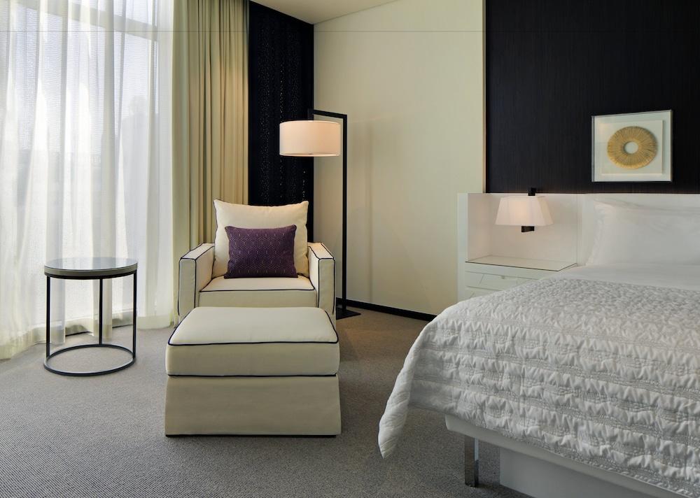 Le Meridien Dubai Hotel & Conference Centre — 3