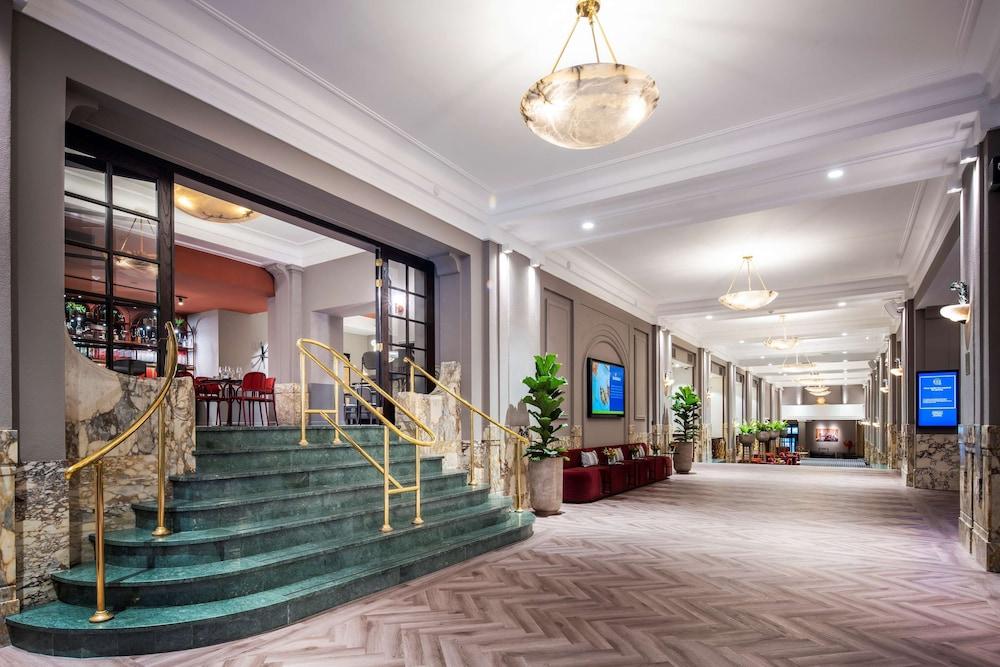 DoubleTree by Hilton Brussels City — 1