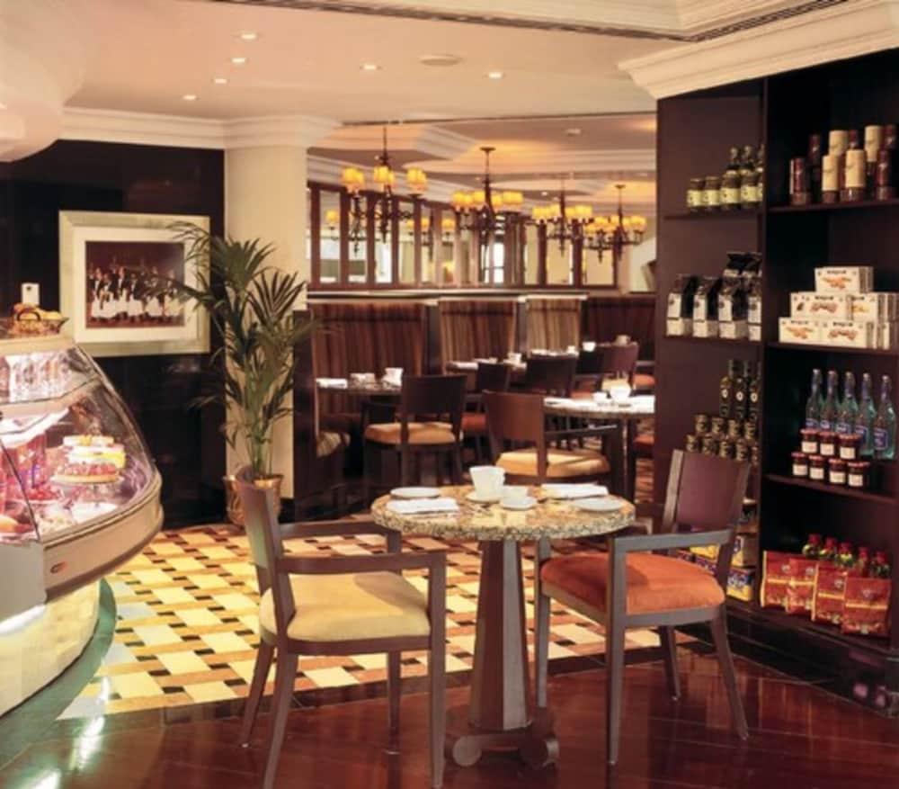 Sheraton Khalidiya Hotel — 7