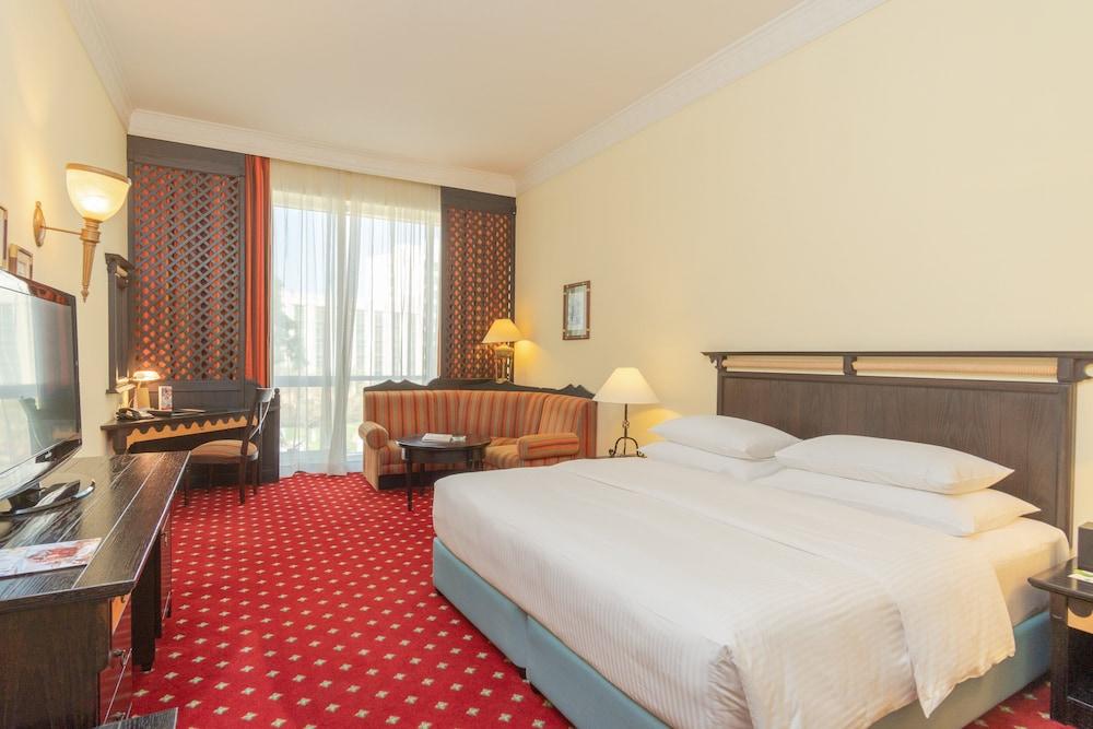 Millennium Airport Hotel Dubai — 1