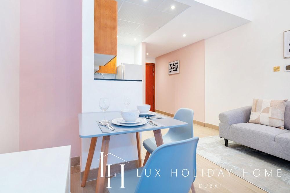 LUX  The Marina View Suite 1 — 10