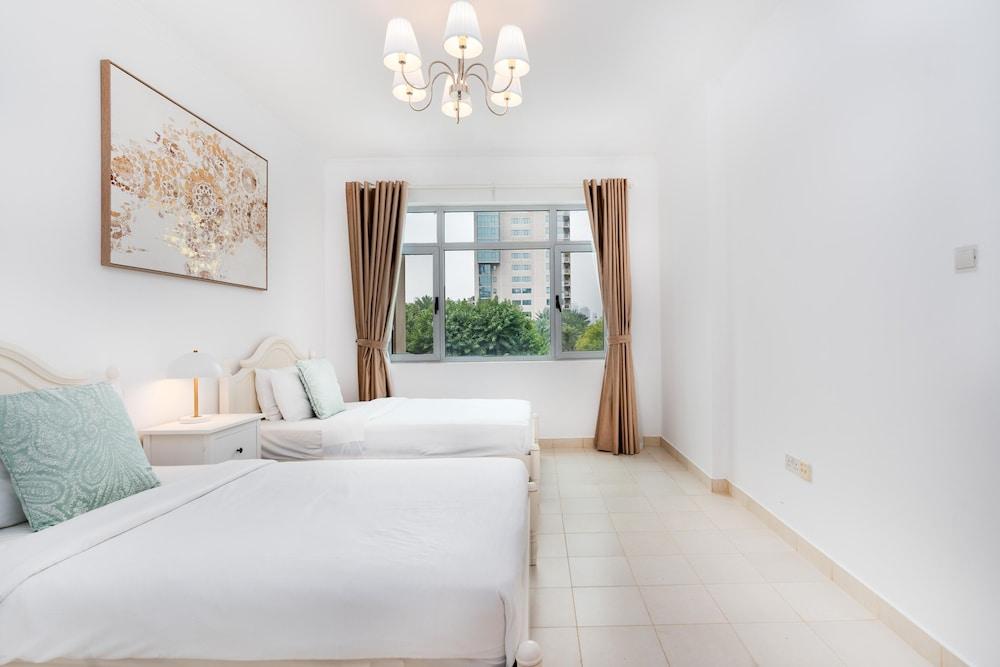 Lux BnB Greens & Views Lake View — 10