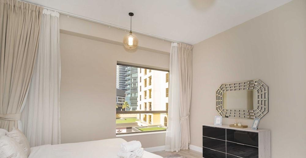 LUX The JBR Premium Sea View Suite — 8