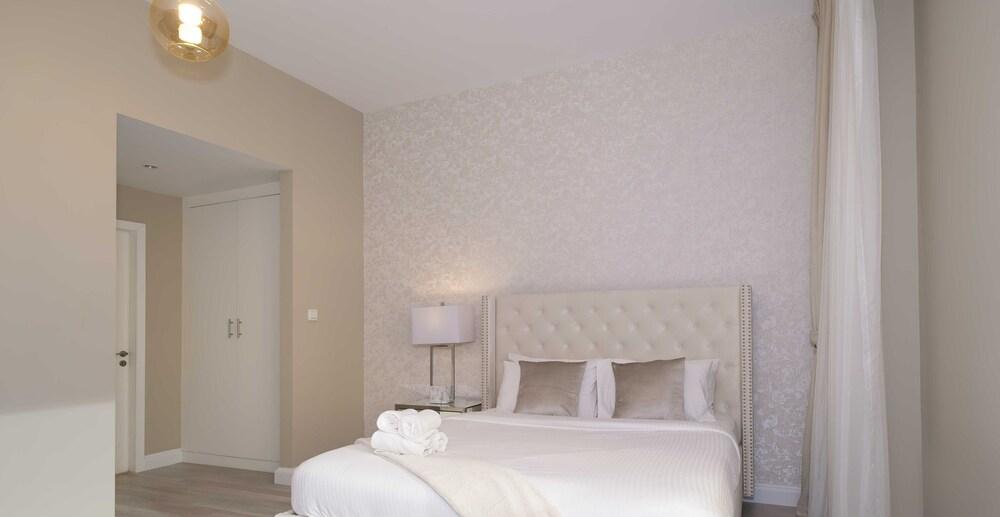 LUX  The JBR Premium Sea View Suite — 9