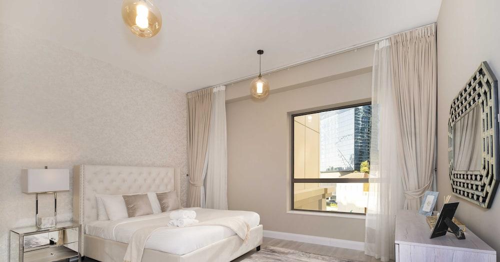 LUX  The JBR Premium Sea View Suite — 7