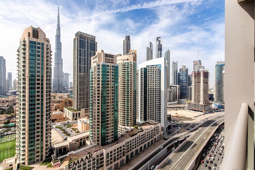 Luxe 3BR with Burj Khalifa view — 1