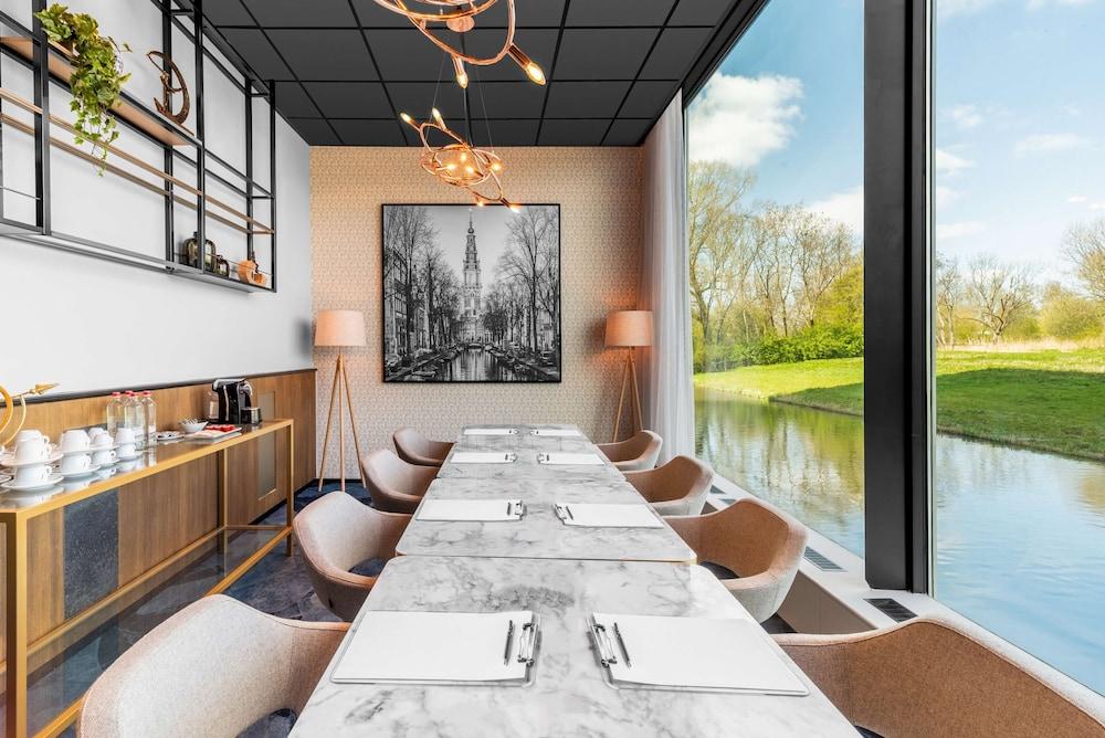 Radisson Hotel & Suites Amsterdam South — 8