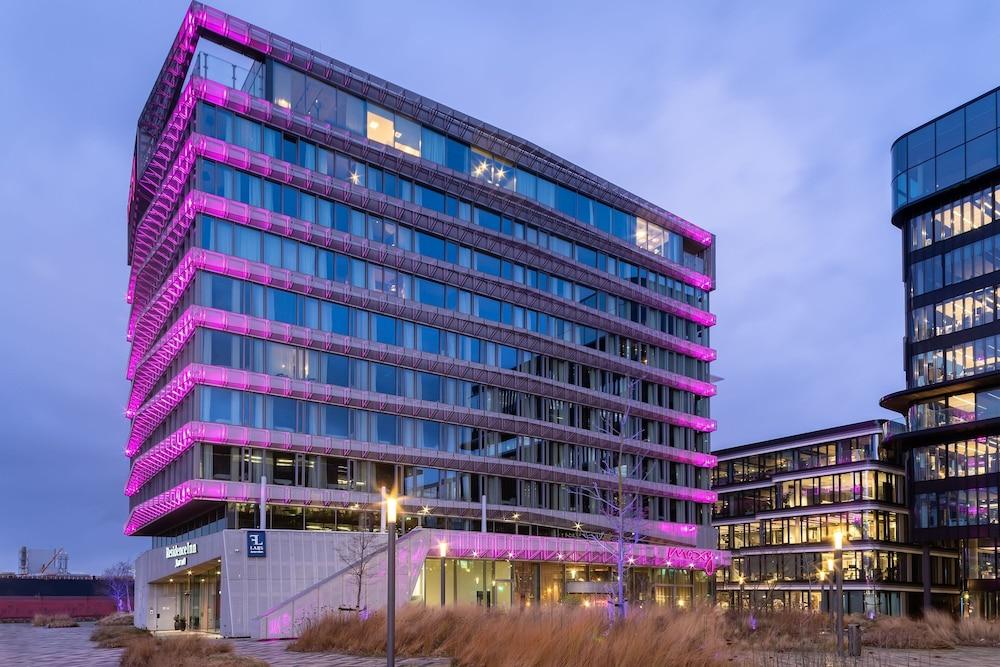 Moxy Amsterdam Houthavens — 1