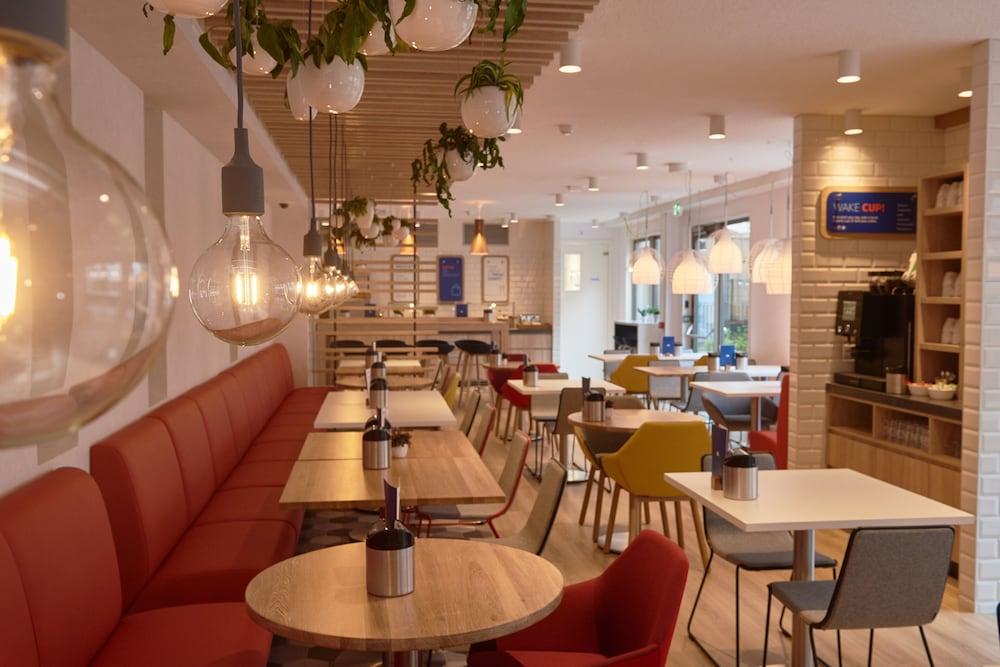Holiday Inn Express Amsterdam - City Hall, an IHG Hotel — 6
