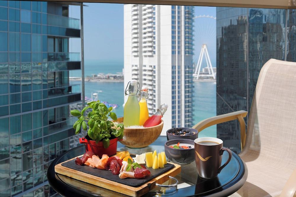Mövenpick Hotel Jumeirah Beach — 1