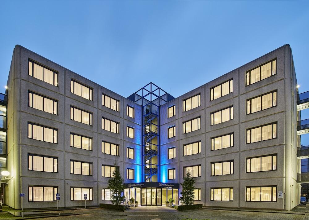 Holiday Inn Express Amsterdam - Schiphol, an IHG Hotel — 1