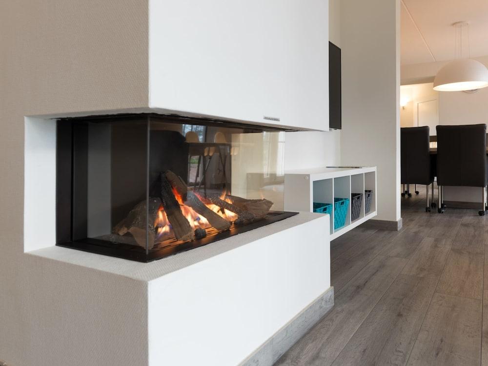 Beautiful House With Whirlpool — 5