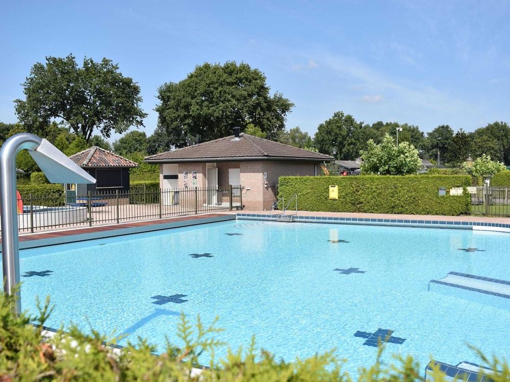 Comfortable Chalet With Veranda Near Veluwe — 3