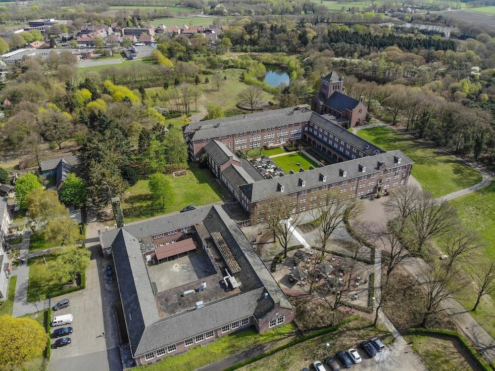 Fletcher Kloosterhotel Willibrordhaeghe — 1