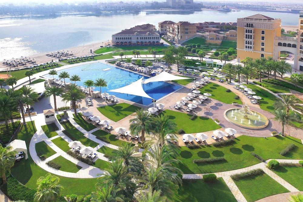 The Ritz-Carlton Abu Dhabi, Grand Canal — 1