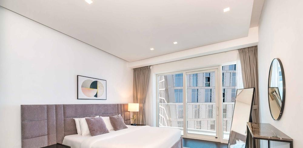 LUX - Lavish Suite Palm Jumeirah view 3 — 8