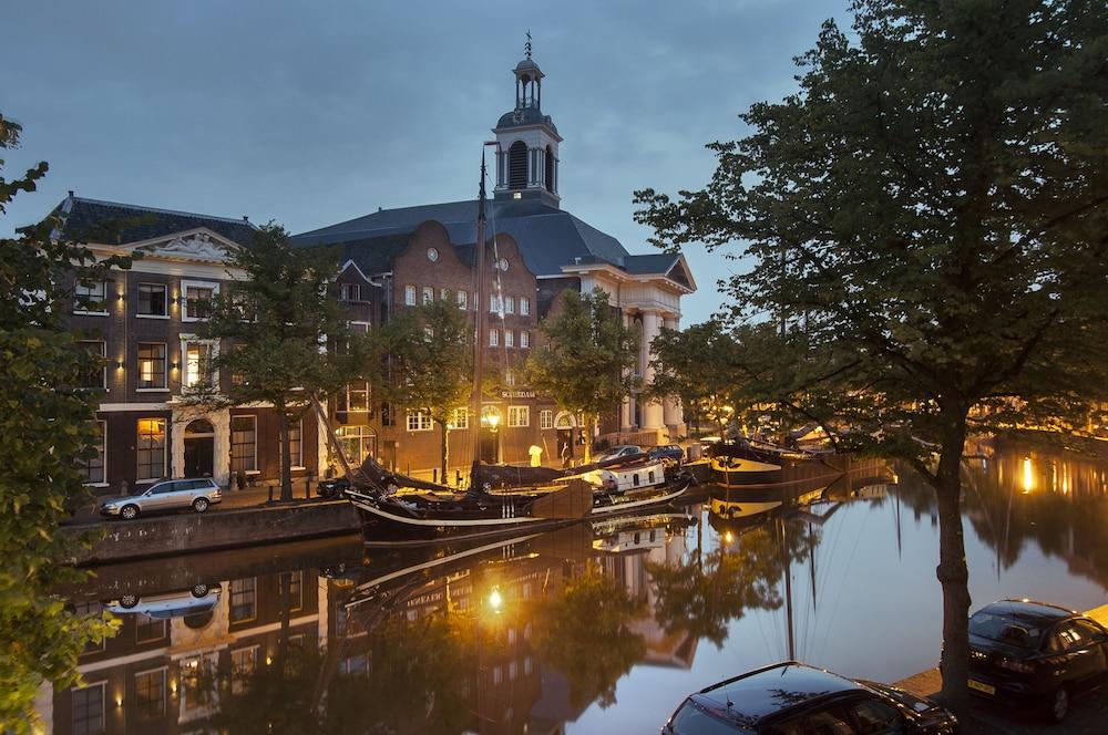 Studio in Canal Villa in the Old Centre Schiedam — 1