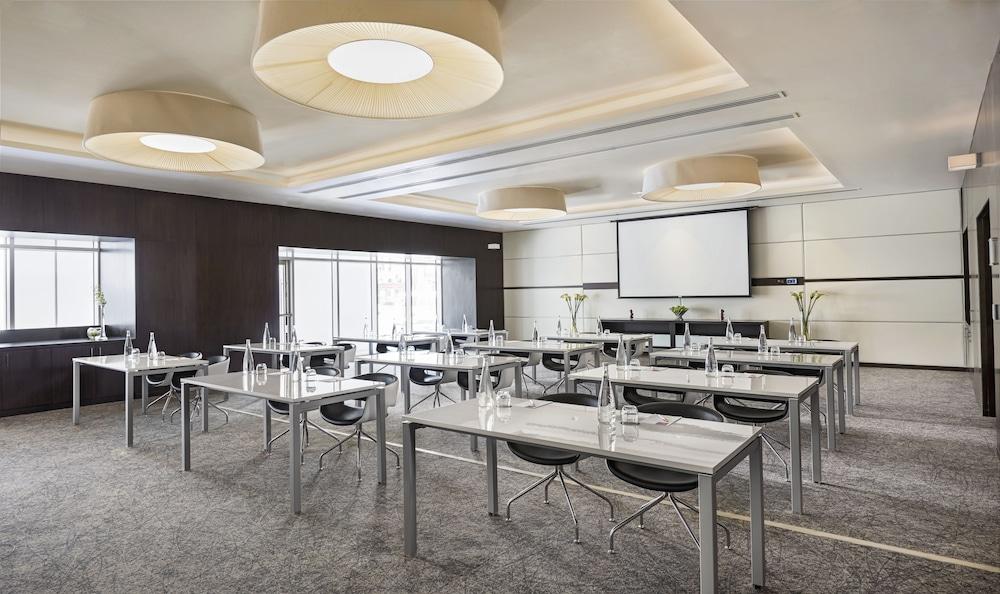 Hyatt Place Dubai Al Rigga — 9