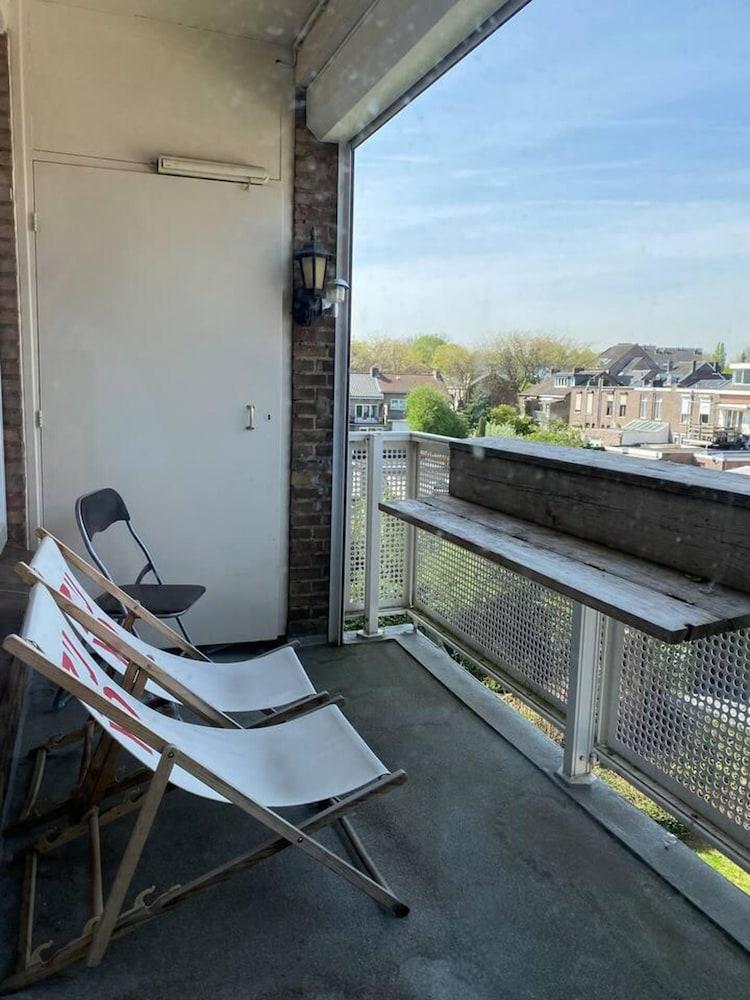 Charming 2-bed Apartment inc Balcony in Maastricht — 10