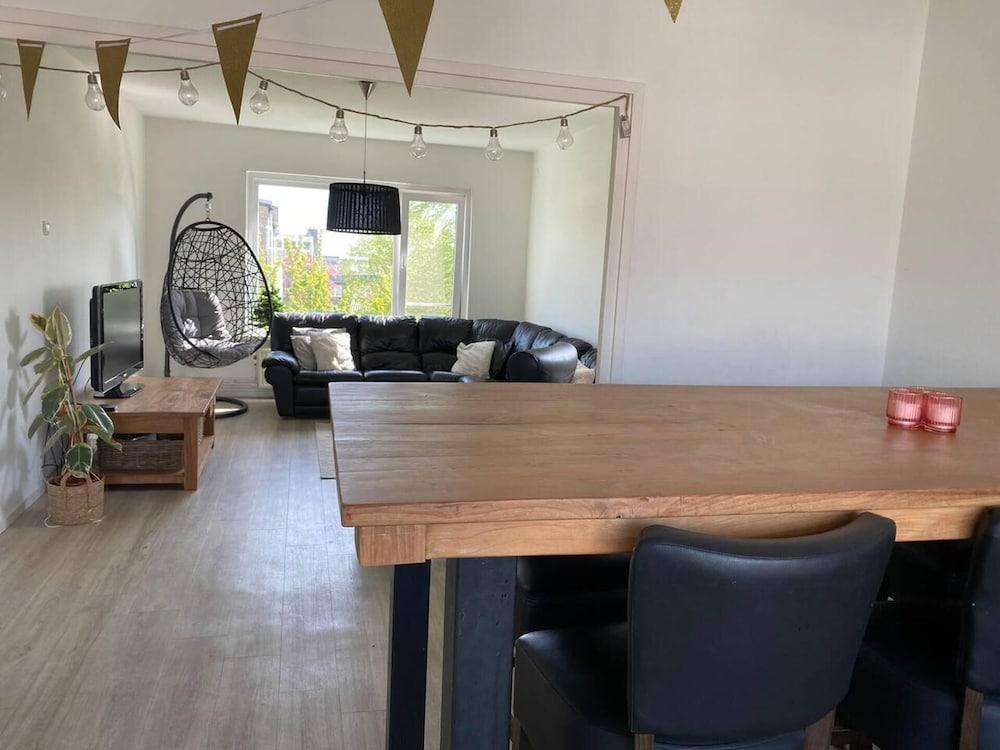 Charming 2-bed Apartment inc Balcony in Maastricht — 9