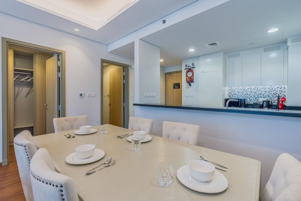 Luxurious 2B With Burj Views in Business Bay — 4