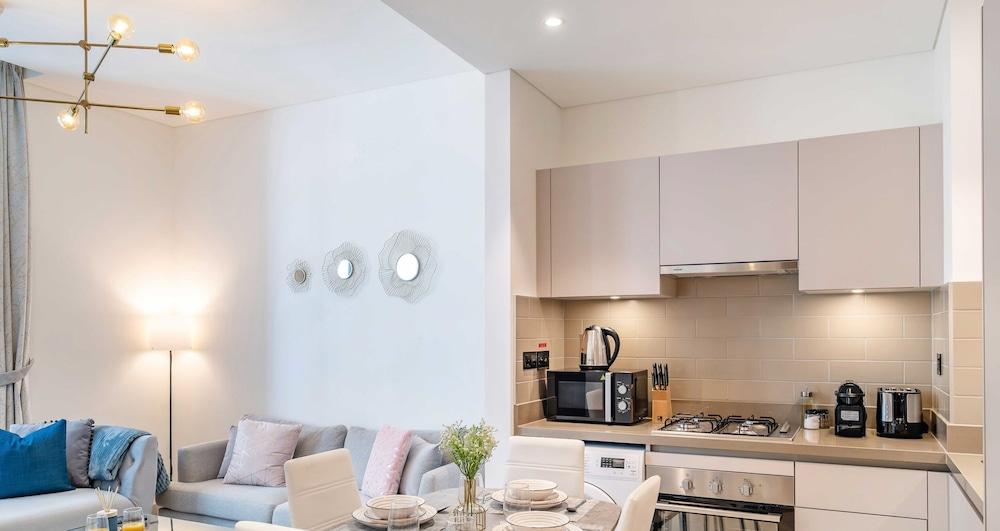LUX The Executive Sobha Suite 2 — 9