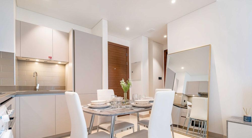 LUX  The Executive Sobha Suite 2 — 6