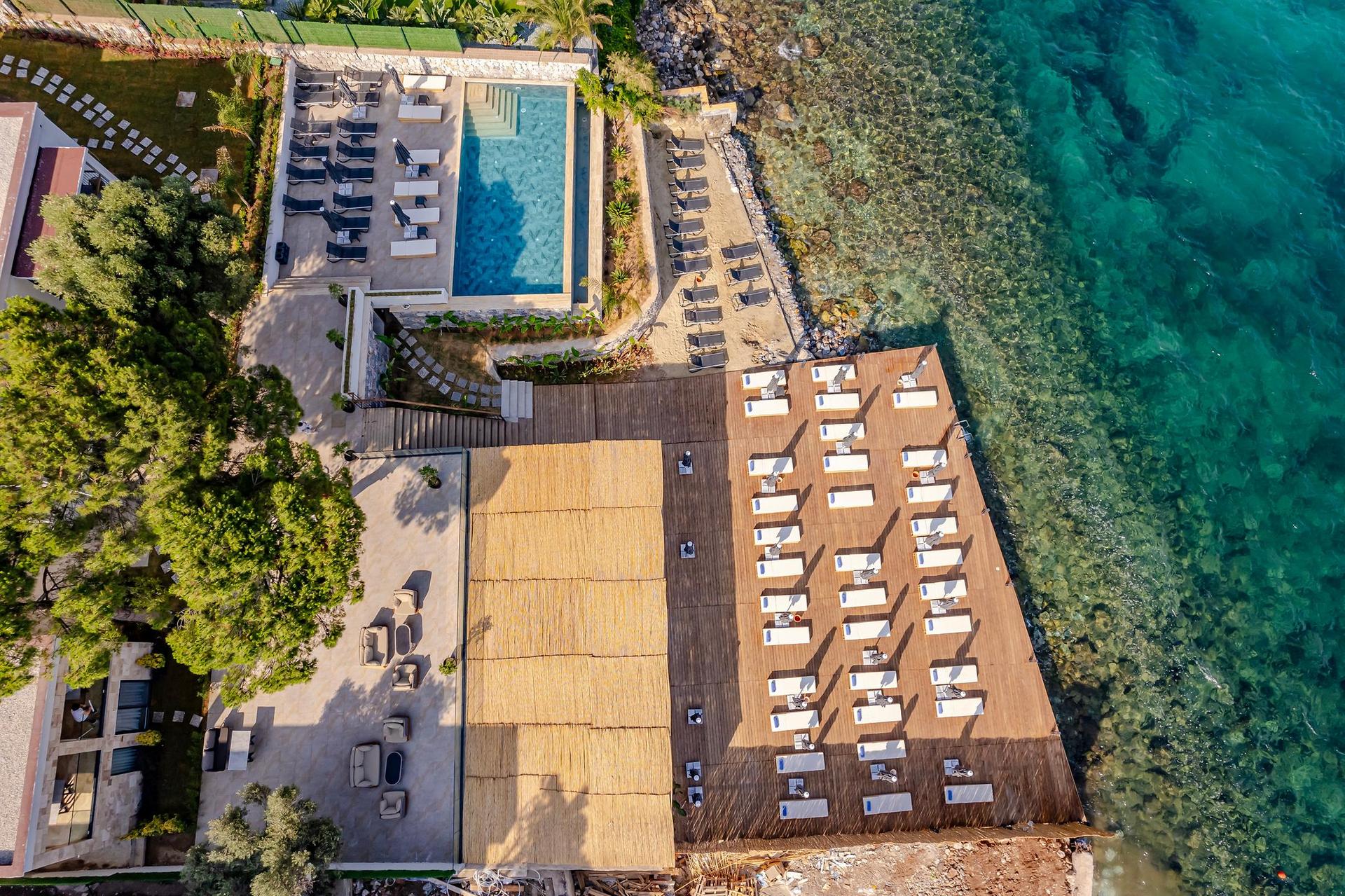 Isolina Hotel — 1